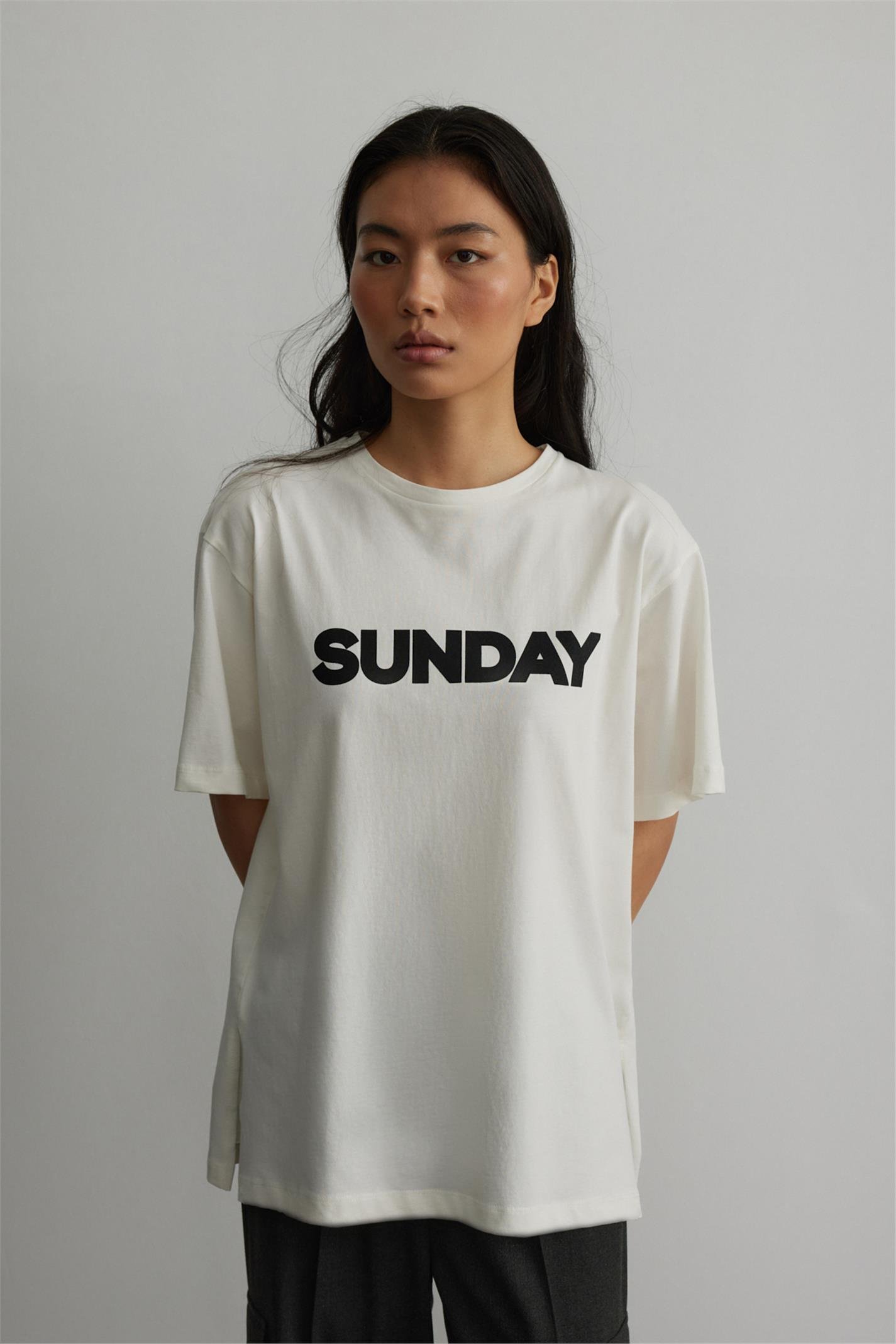 Ekru Sunday Baskılı Tişört | Suud Collection