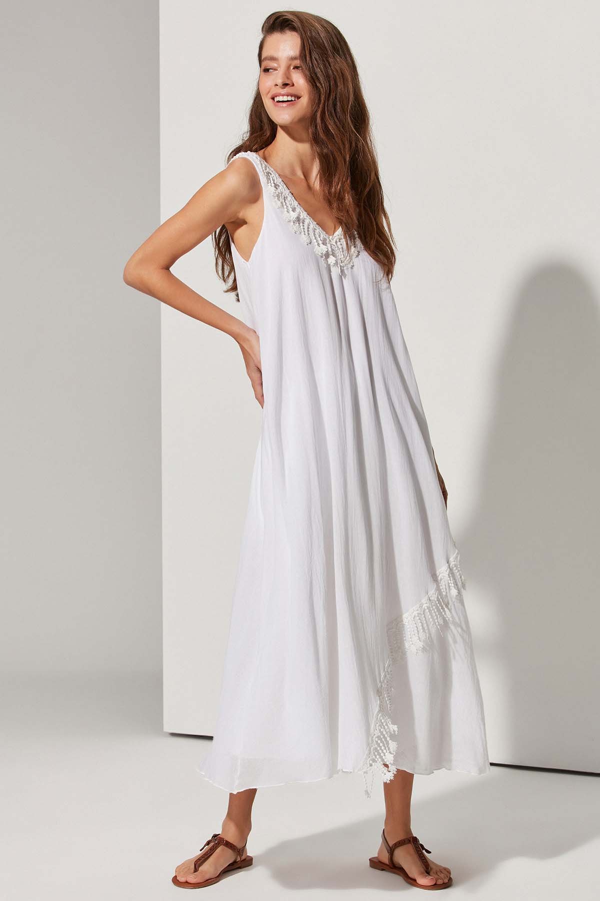 White by Nature - V Yaka V Sırt Beyaz Kadın Elbise