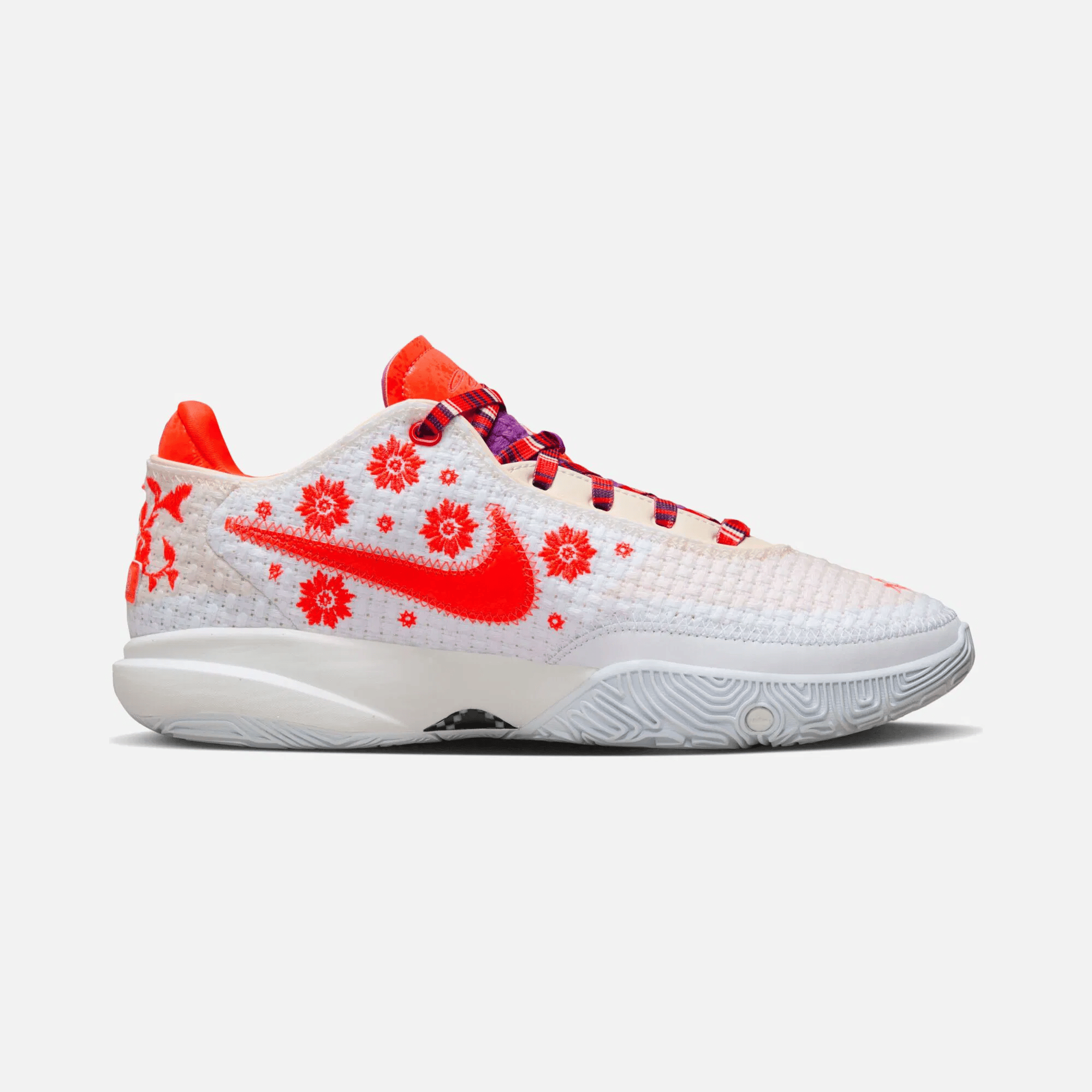 Lebron 20 Premium 'Ceremony' Sadece Sneakerstr.com'da