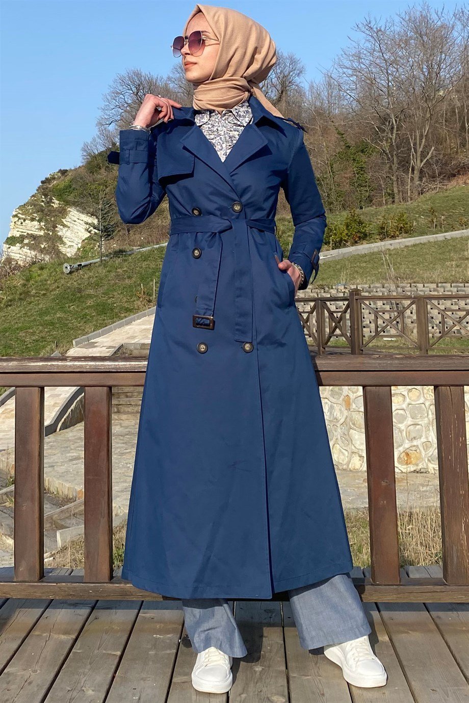 Becca Astarlı Trençkot Parlıament Mavisi - Rabia Şamlı | Tesettür Giyim,  Elbise ve Kadın Giyim Modası