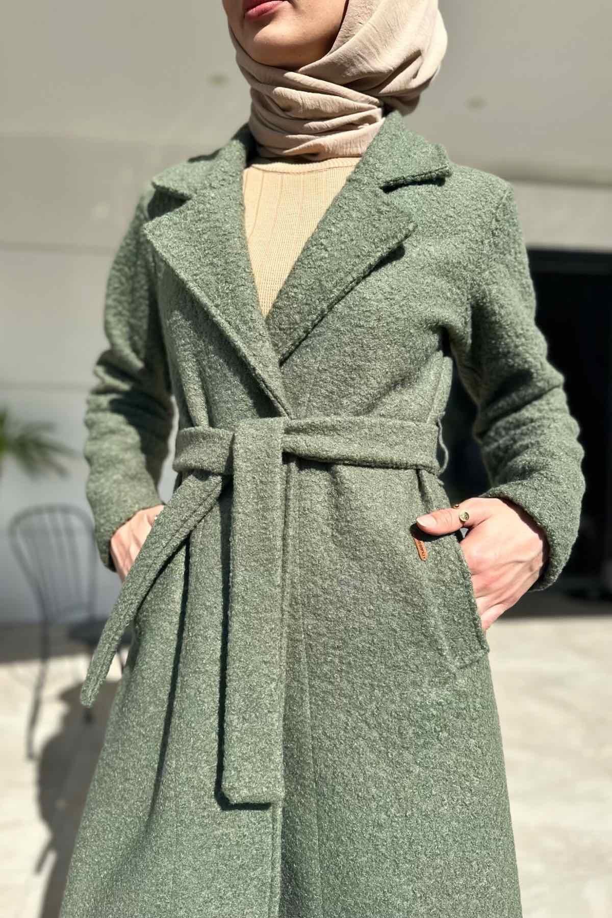 Buklet Küf Yeşili Kaban | Rabia Şamlı | Tesettür Giyim, Elbise ve Kadın  Giyim Modası
