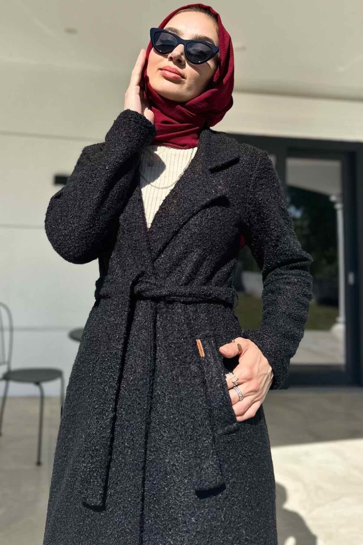 Buklet Siyah Kaban | Rabia Şamlı | Tesettür Giyim, Elbise ve Kadın Giyim  Modası
