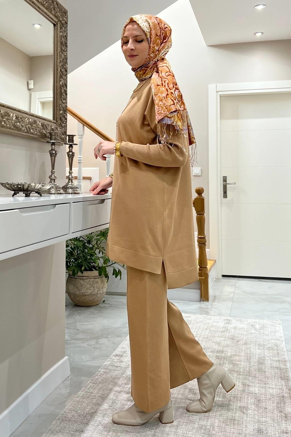 Elfida Camel Triko Takım - Rabia Şamlı | Tesettür Giyim, Elbise ve Kadın  Giyim Modası