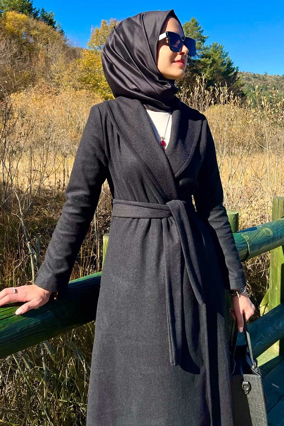 Selin Siyah Kaşe Kaban - Rabia Şamlı | Tesettür Giyim, Elbise ve Kadın  Giyim Modası