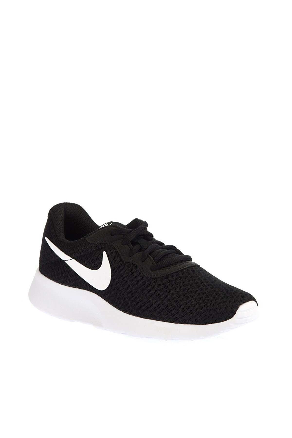 Nike tanjun wide hotsell