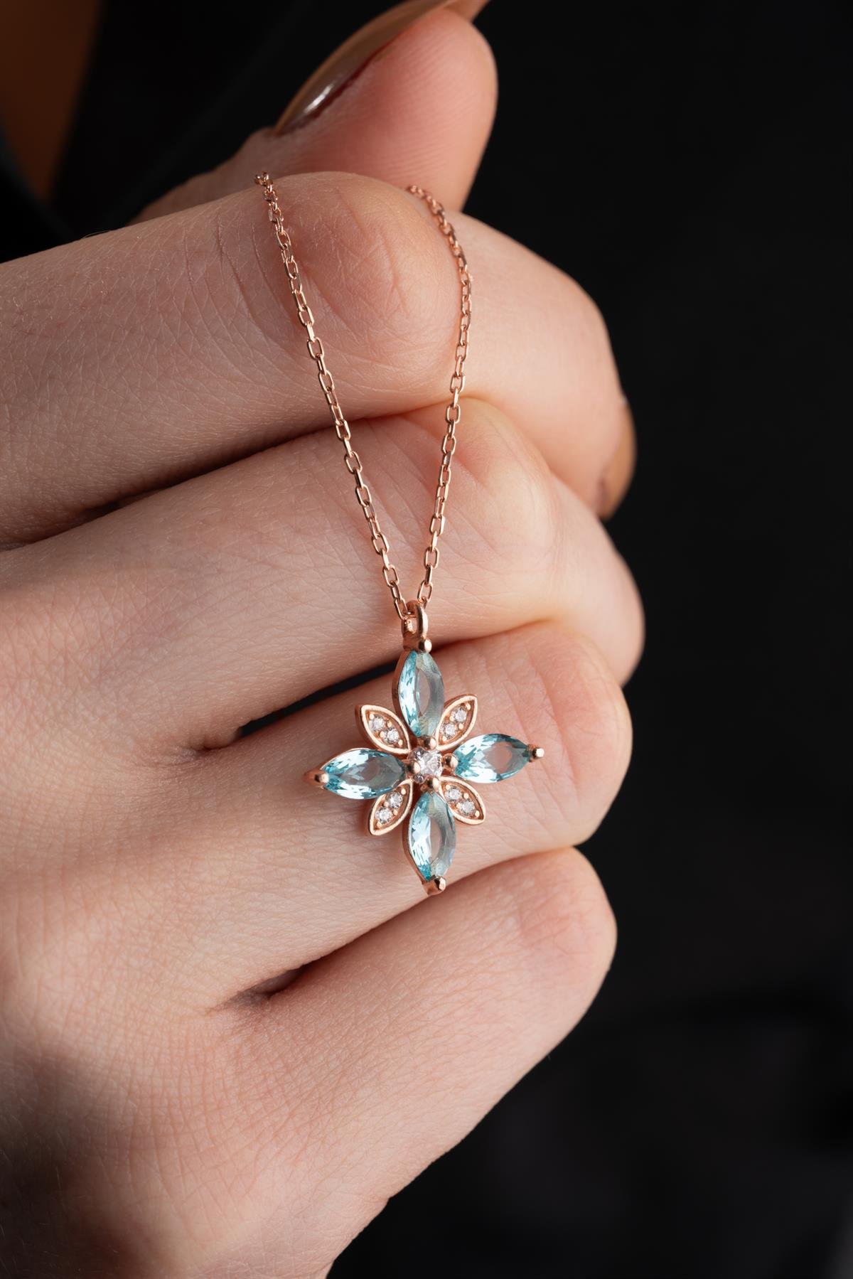 925 Ayar Gümüş Aquamarin Taşlı Umut Çiçeği Kolye