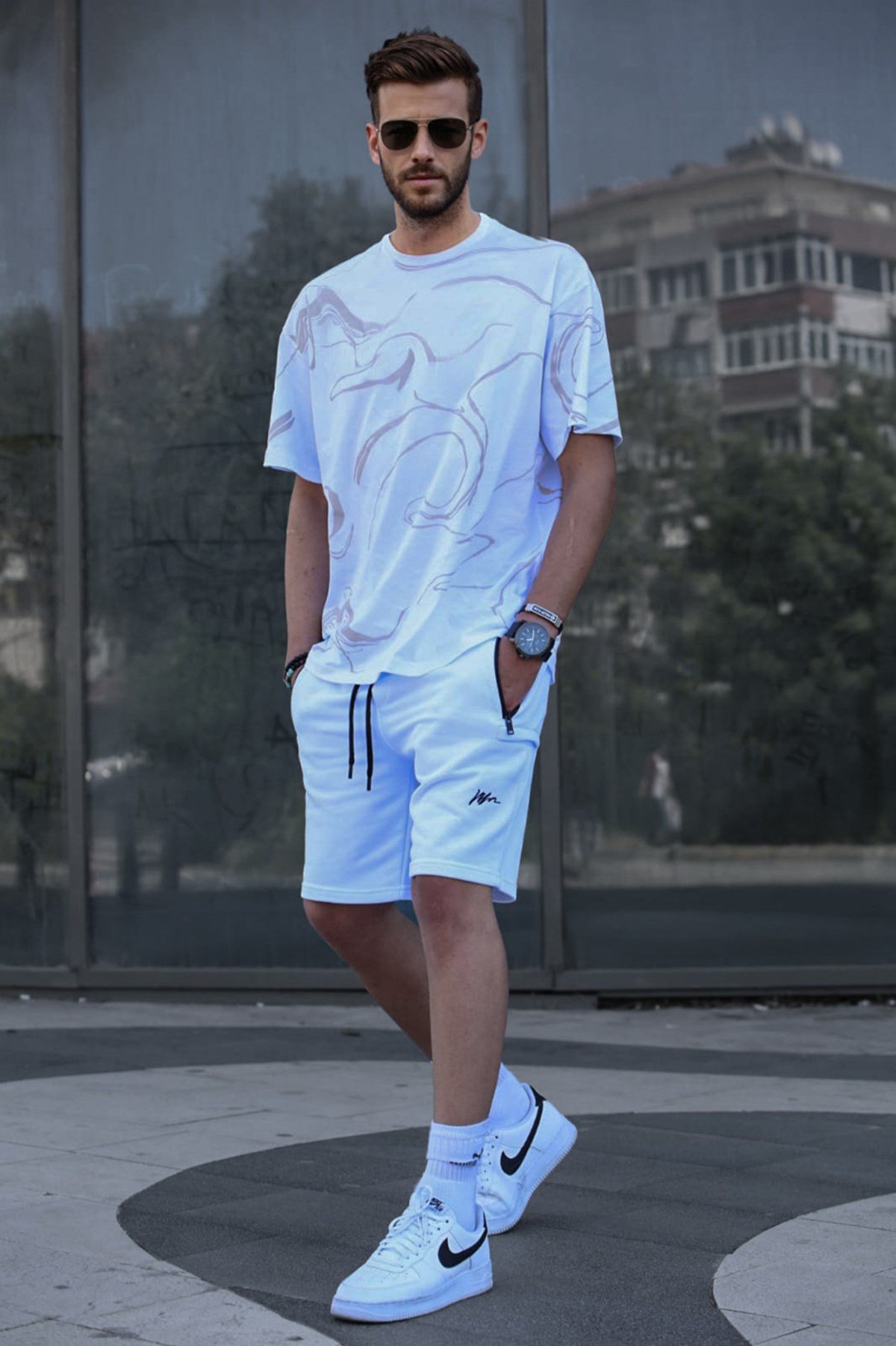 Men Designed White Shorts Outfit -- Madmext