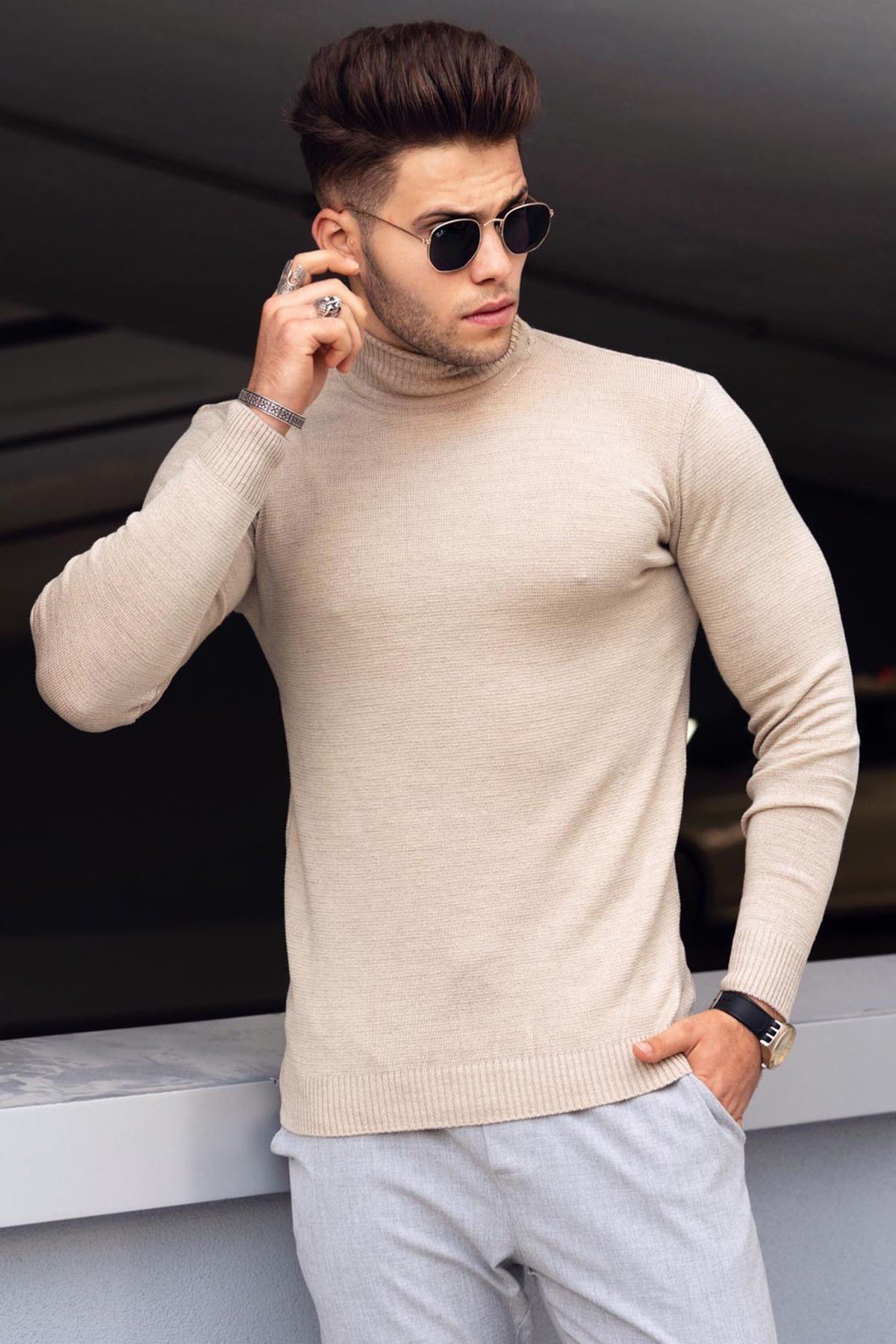 Beige mock outlet turtleneck