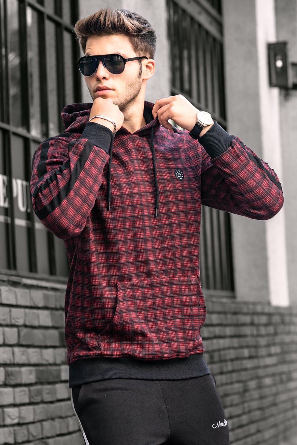 Red and black checkered hoodie mens deals