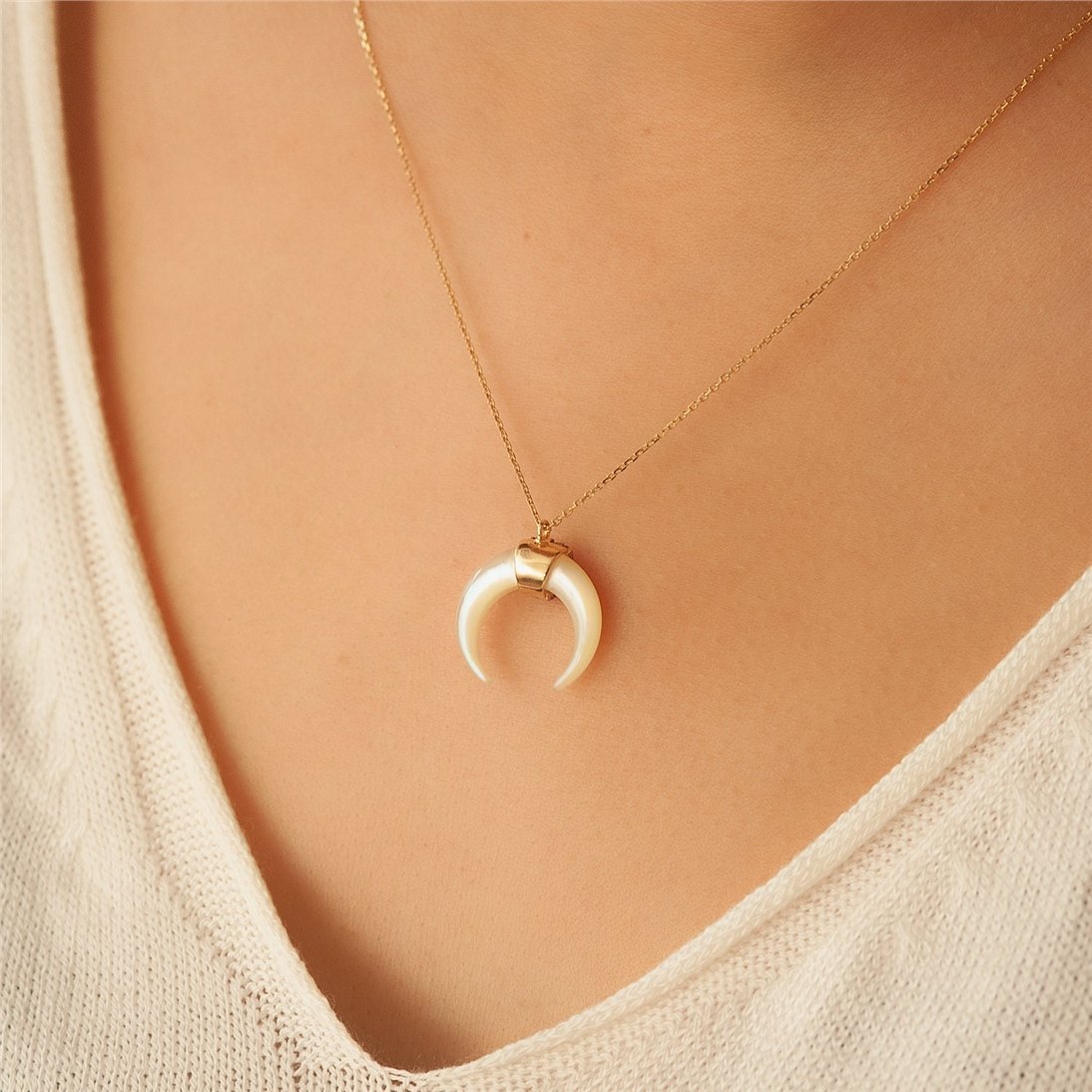Solid Gold Double Horn Necklace ET750694643 Goldstore