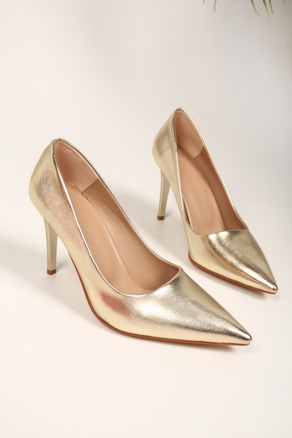 Kadın Lyvia Altın Metalik Topuklu Ayakkabı Stiletto