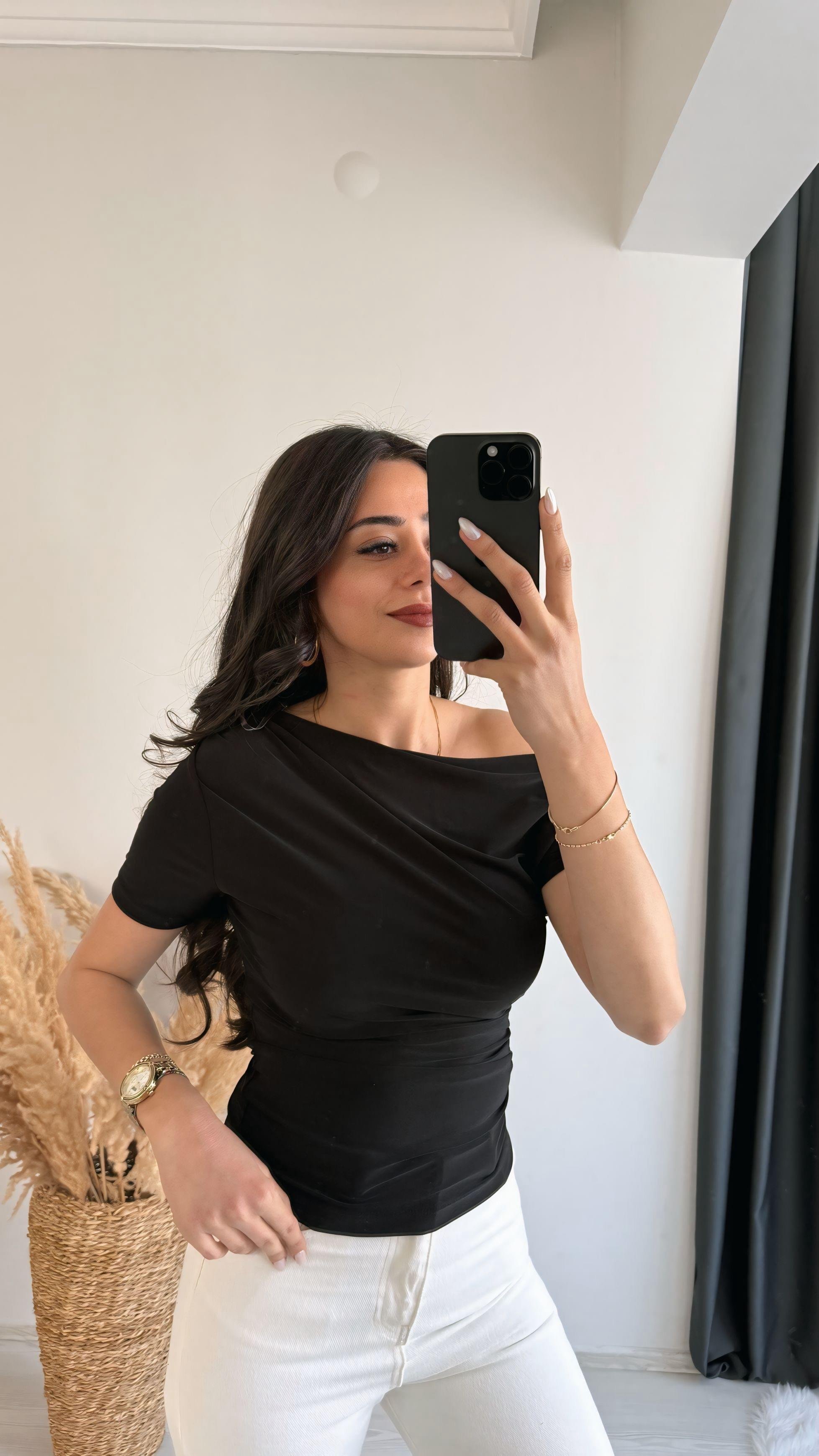 Desso Yanı Bügülü Bluz Sandy Kumaş Siyah