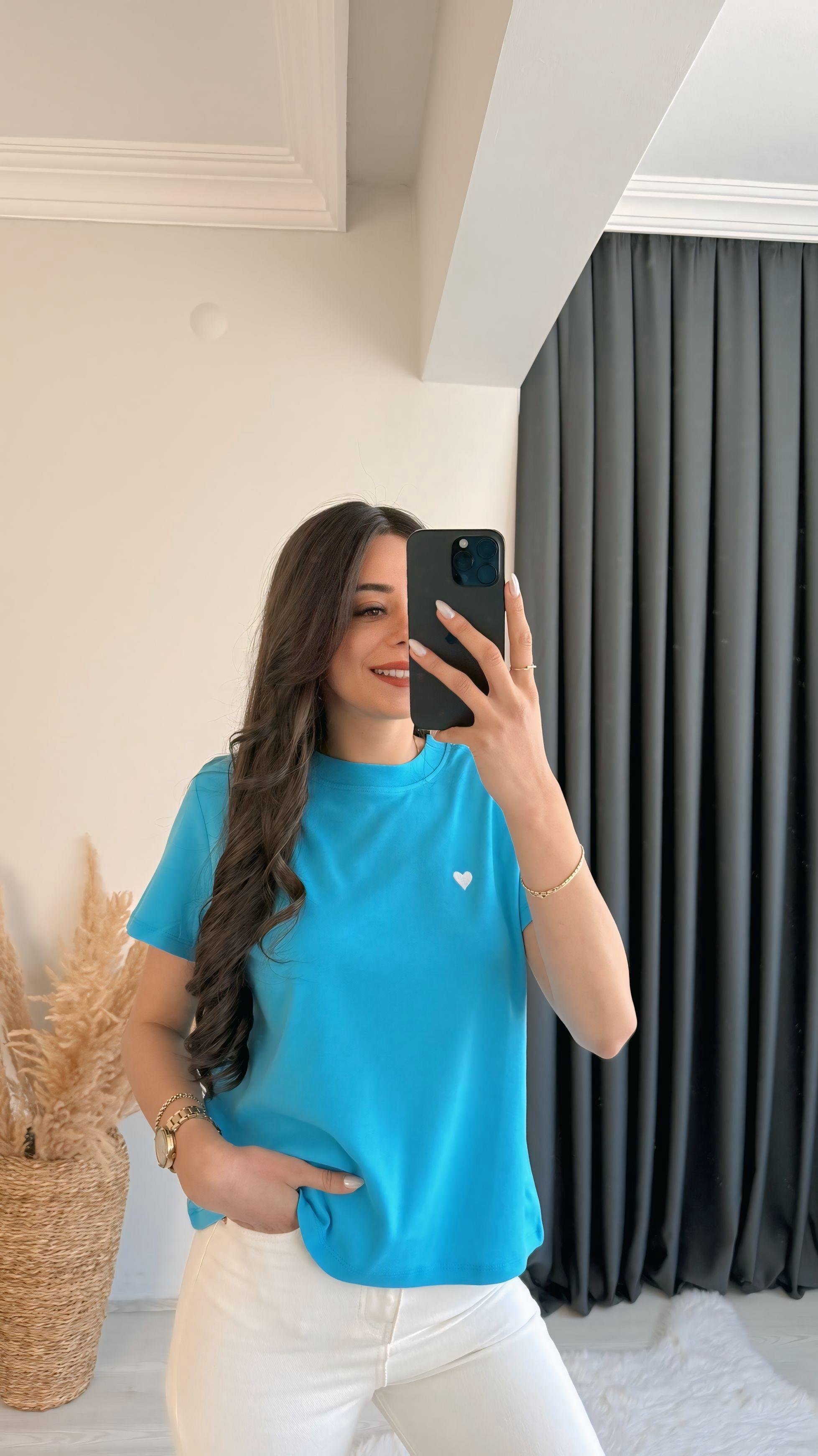 Dimit Dilvin Bisiklet Yaka Kalp İşlemeli Tshirt Mavi