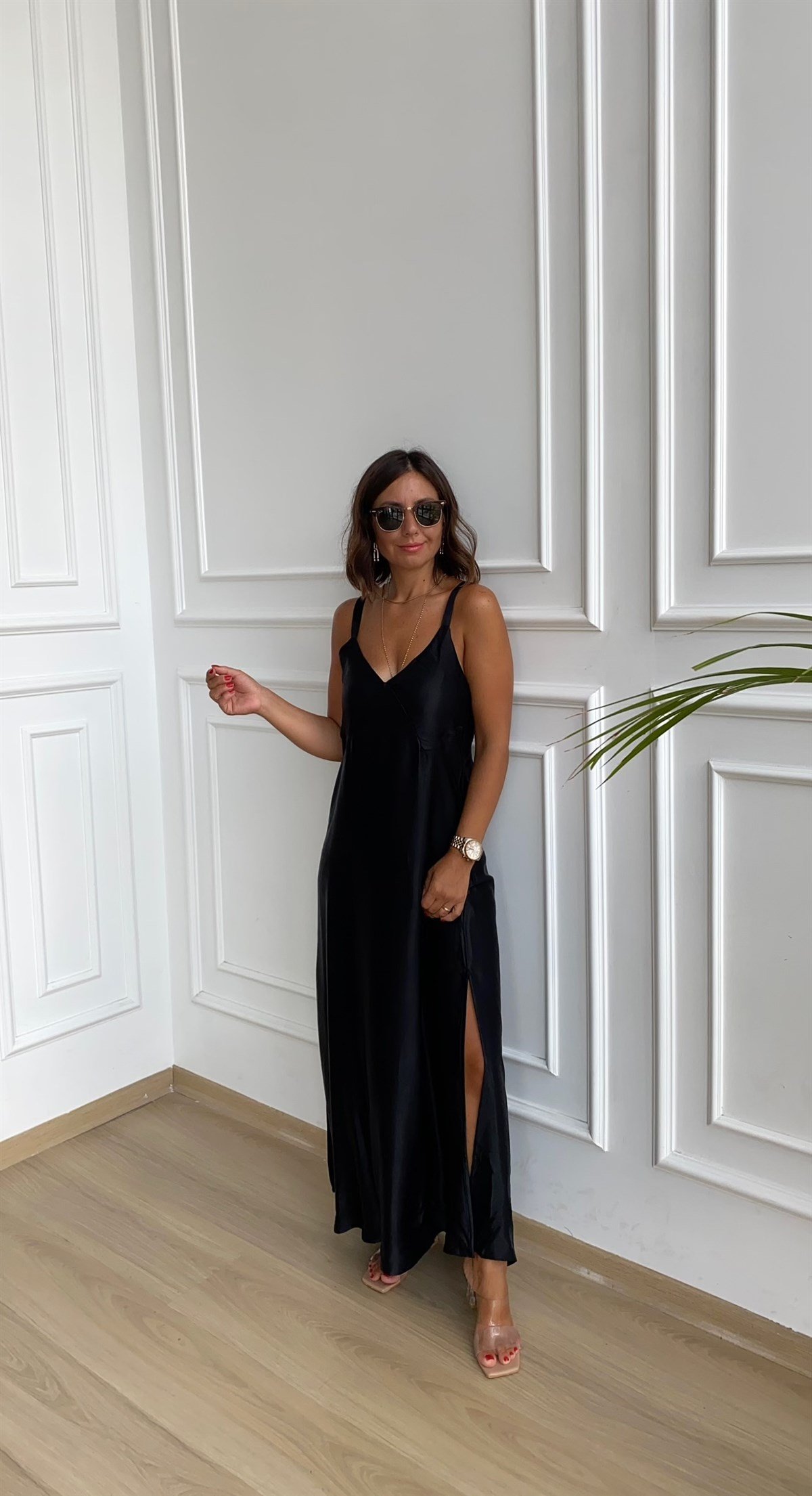 Saten Askılı Yandan Yırtmaclı Elbise - Kübra Özbey