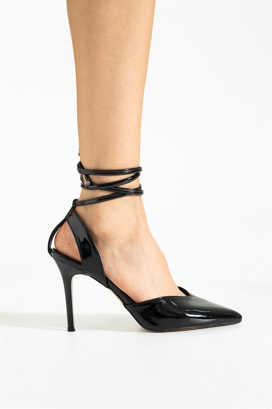 Pazzyonez PLAİNESS Siyah Rugan Bilekten Bağlamalı Kadın Topuklu Ayakkabı