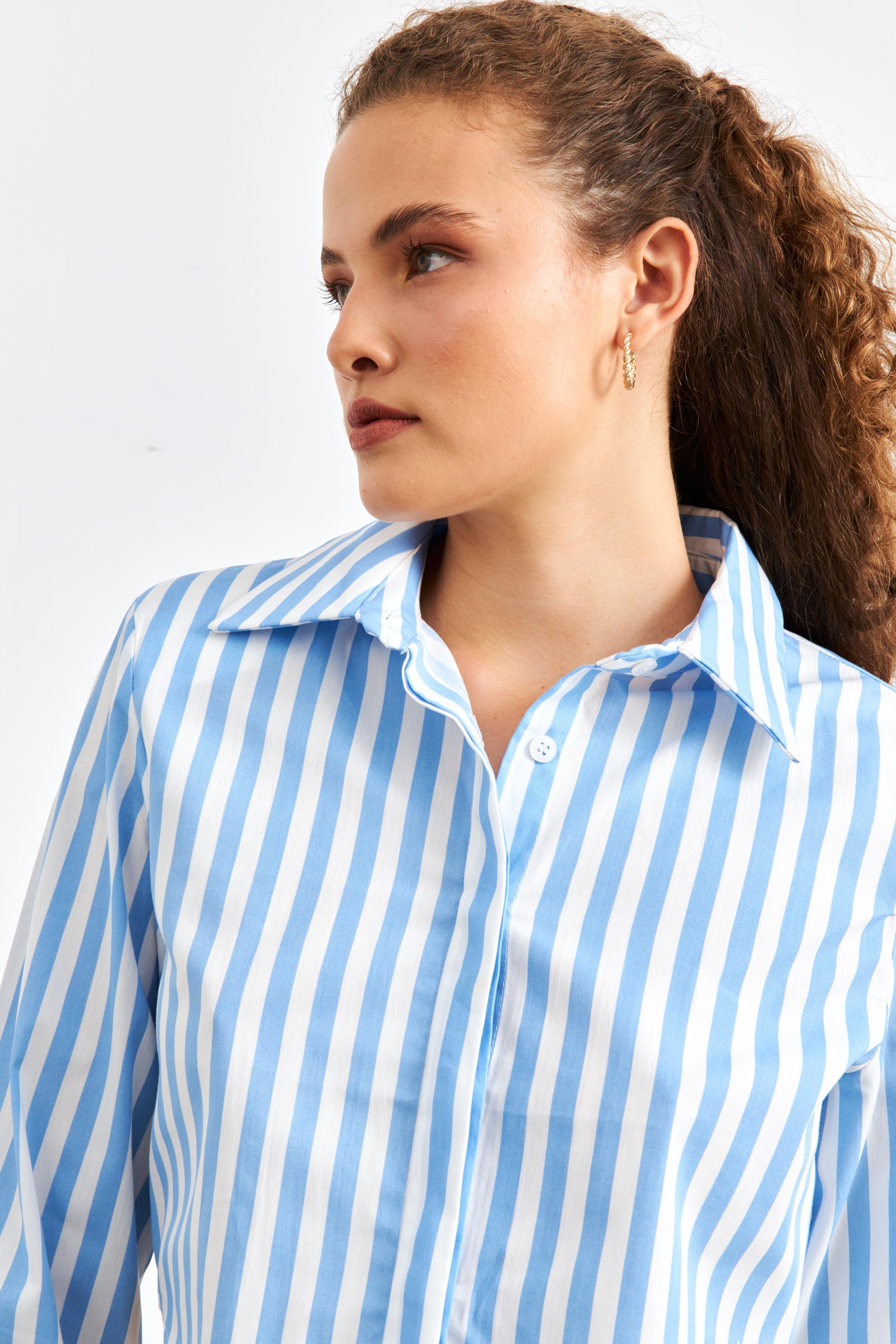 Vatkalı Crop Mavi Çizgili Kadın Gömlek