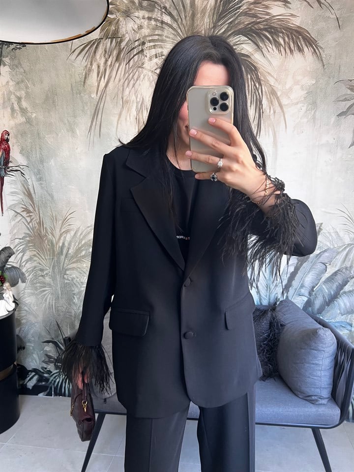 Siyah Tüylü Ceket I Ceket I Lavinia Couture | Modest Giyim