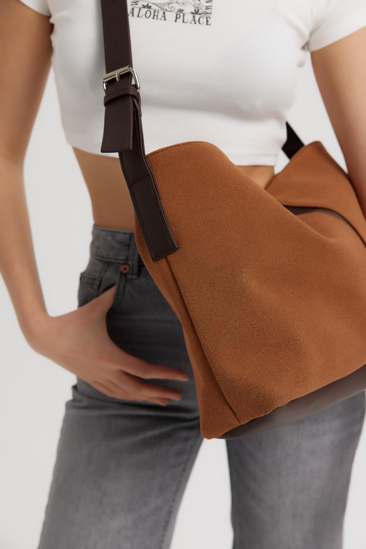 Agatha Süet Omuz Çantası Taba | Shule Bags