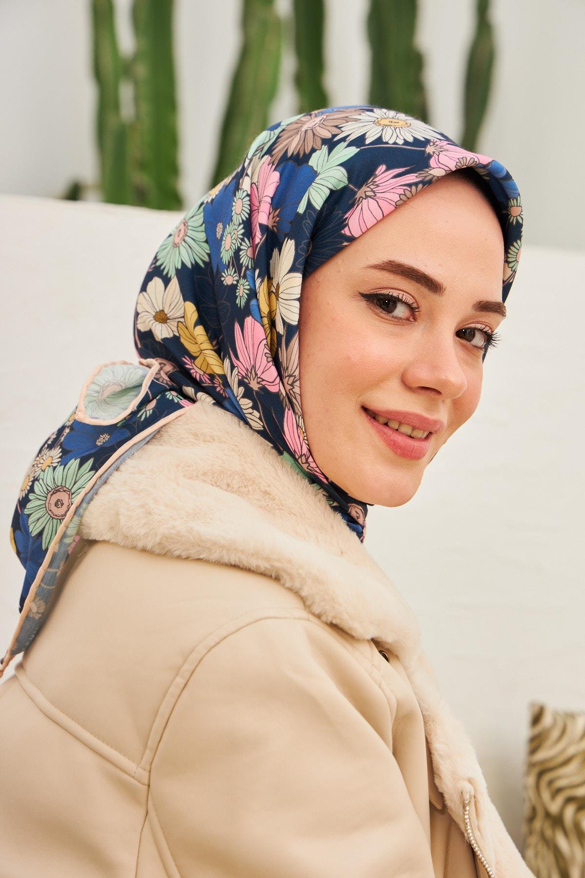Celosia Lacivert Pamuk Eşarp