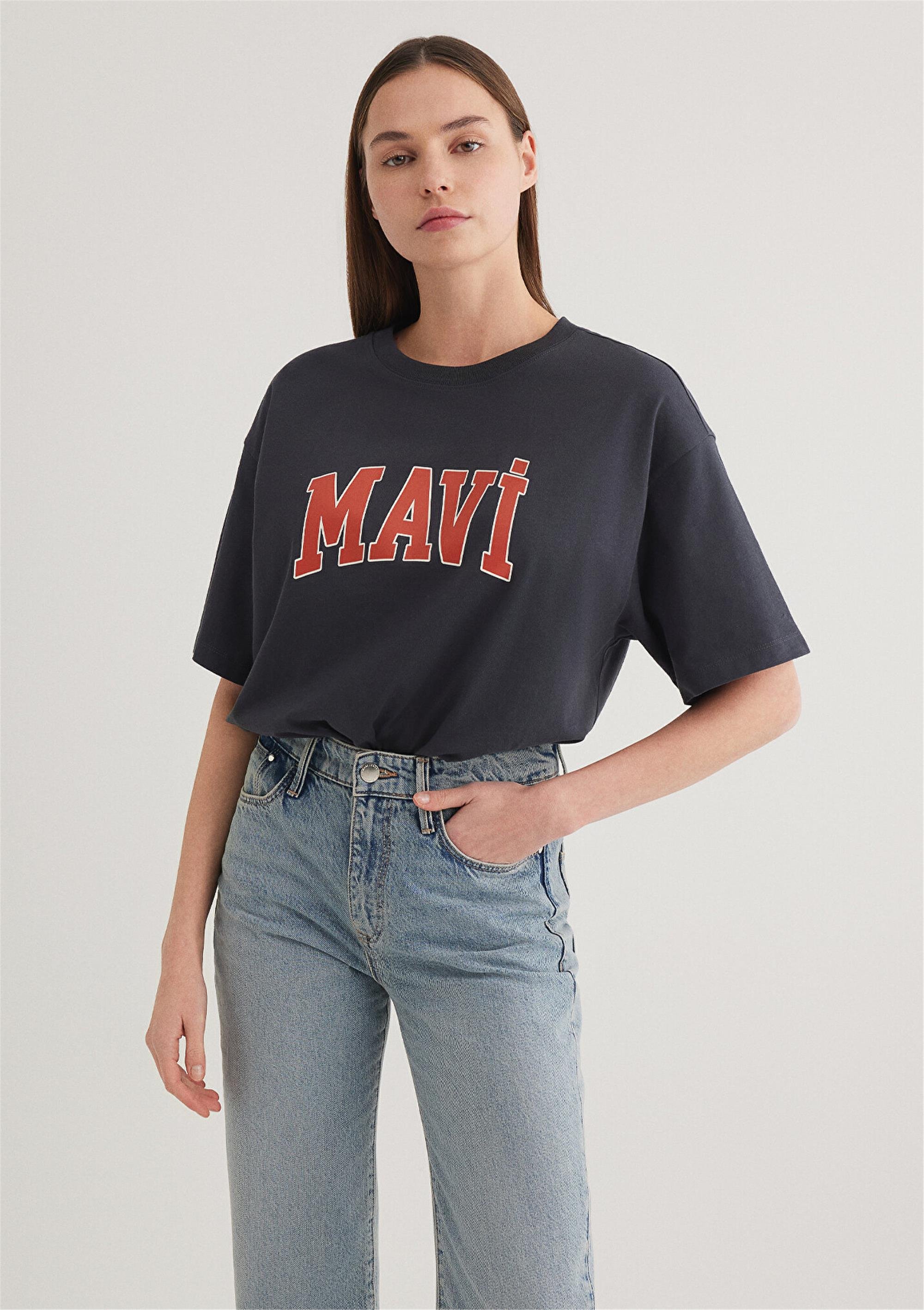 Mavi M1600843-82185 Koyu Antrasit Kadın Oversize Mavi Baskılı T-Shirt