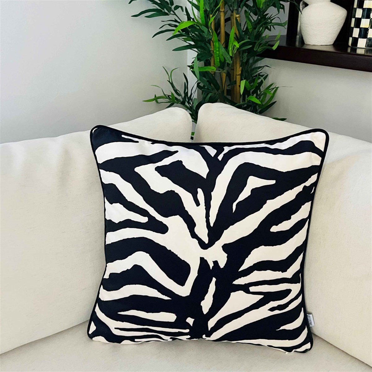 Dekoratif Zebra Desenli Kırlent - Siyah Beyaz Kadife Yastık Kılıfı