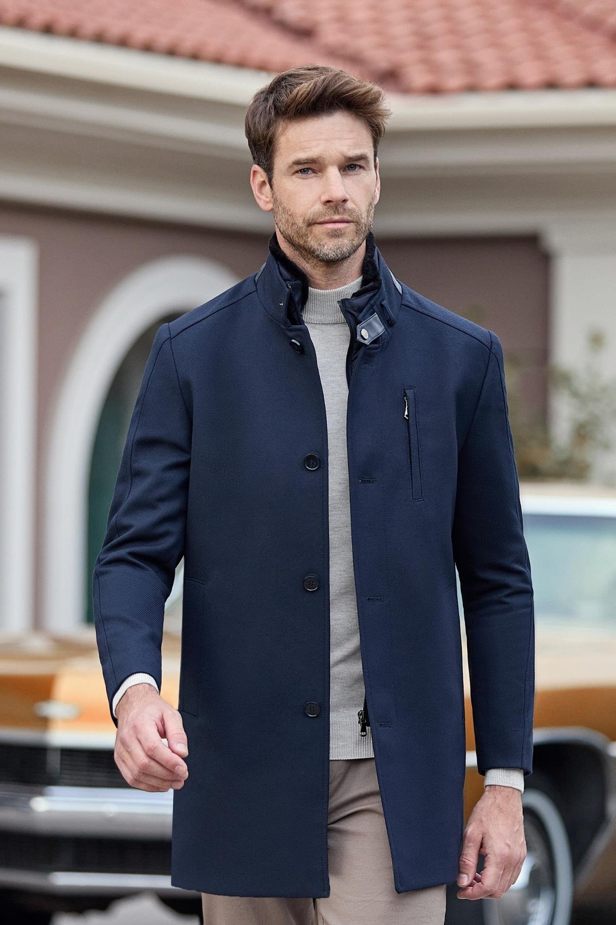 Kaşe Kürklü Yaka Düz Tek Yırtmaç Tam Kapitone Astar Slim Fit