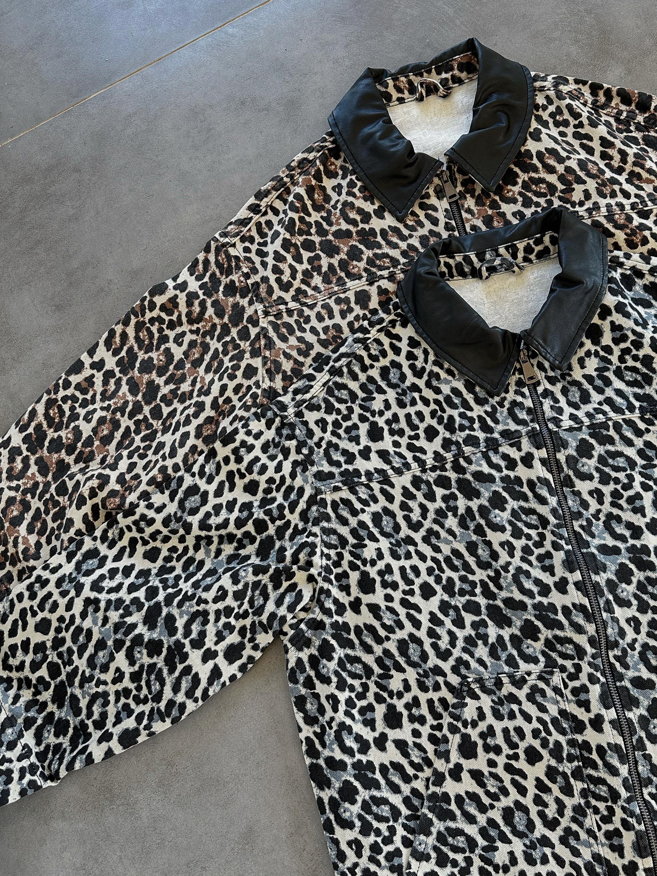 Magenta Deri Yakalı Leopar Desen Mavi Ceket