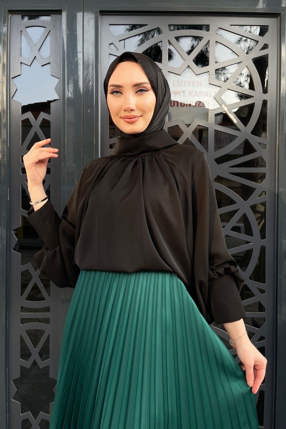 Kol Yaka Büzgü Detaylı Bluz Siyah – Şule Giyim | Tesettür Giyim