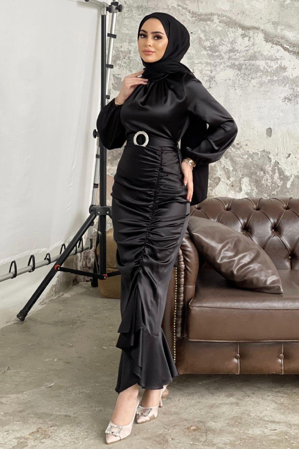 Eteği Büzgülü Kemerli Saten Abiye Siyah – Şule Giyim | Tesettür Giyim
