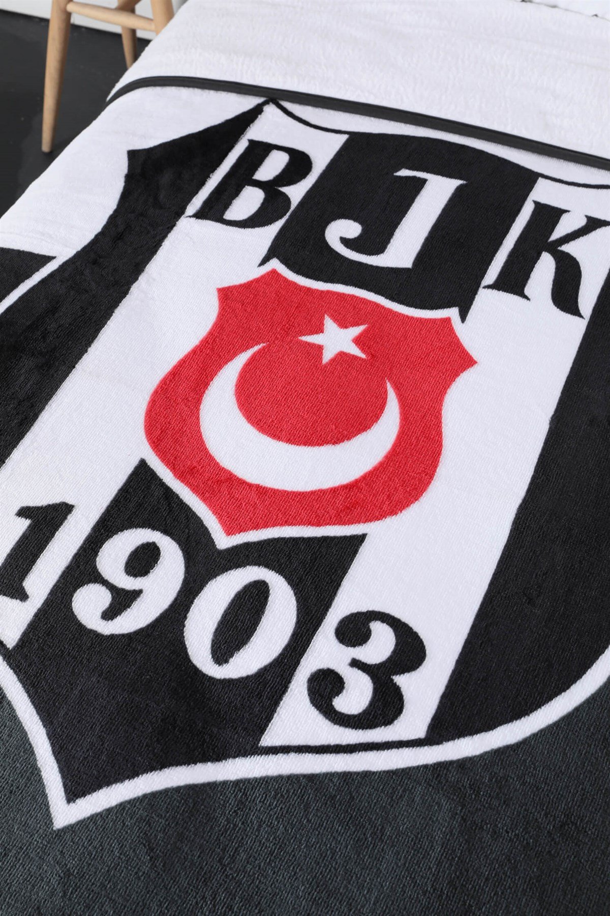 Taç Lisanslı Beşiktaş 1903 Logo Tek Kişilik Battaniye - Siyah - Beyaz |  Favora Home
