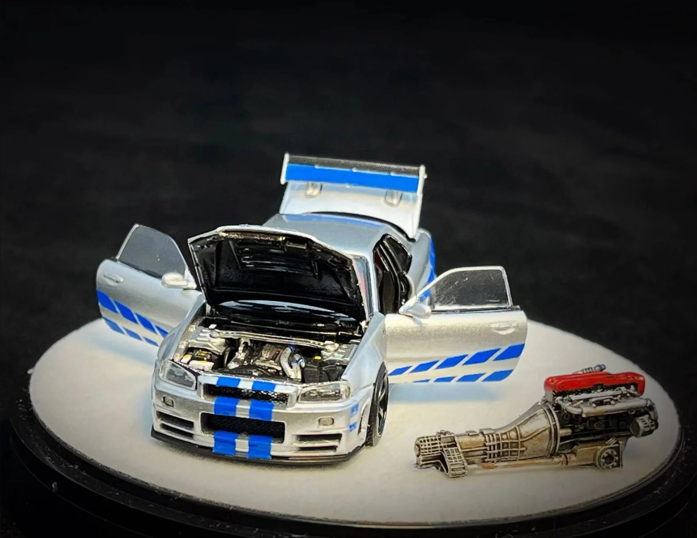 PGM 1:64 Nissan Skyline R34 GTR FF Design Luxury Box