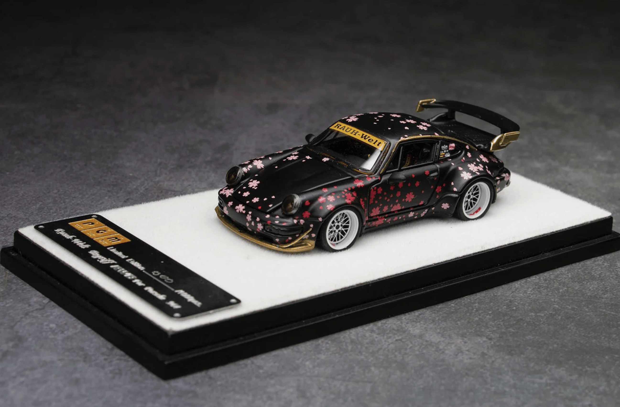 PGM 1/64 RWB ポルシェ 964 PGM 1:64 Porsche RWB 964 White Apple Livery PGM-640010 – Horizon ミニカー