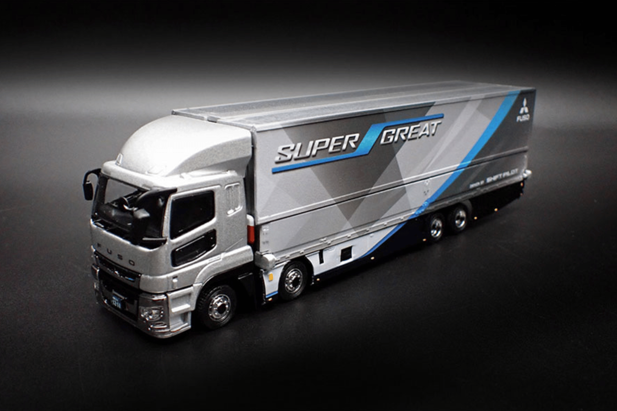 Tarmac Works Fuso Great Taşıyıcı | diecastpazar