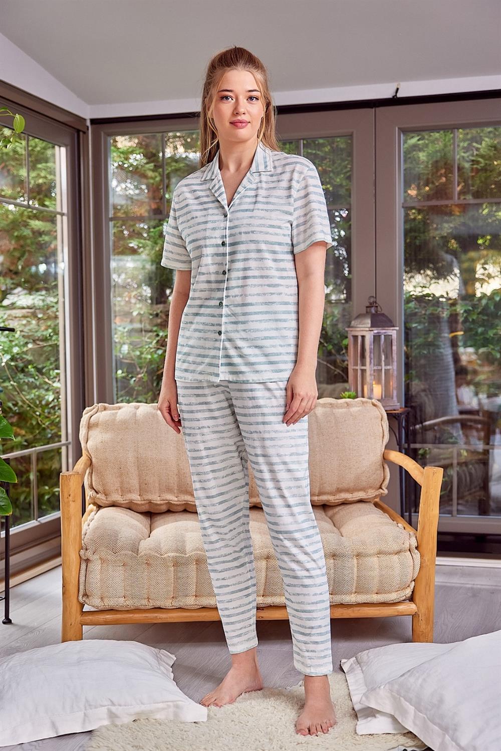 Kadın Yeşil Çizgili Önden Düğmeli Pijama Takımı