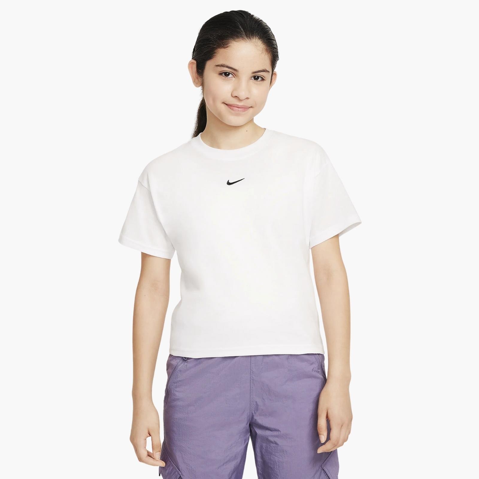 Nike Sportswear Essentials Genç Kız T-Shirt - FZ5559-100