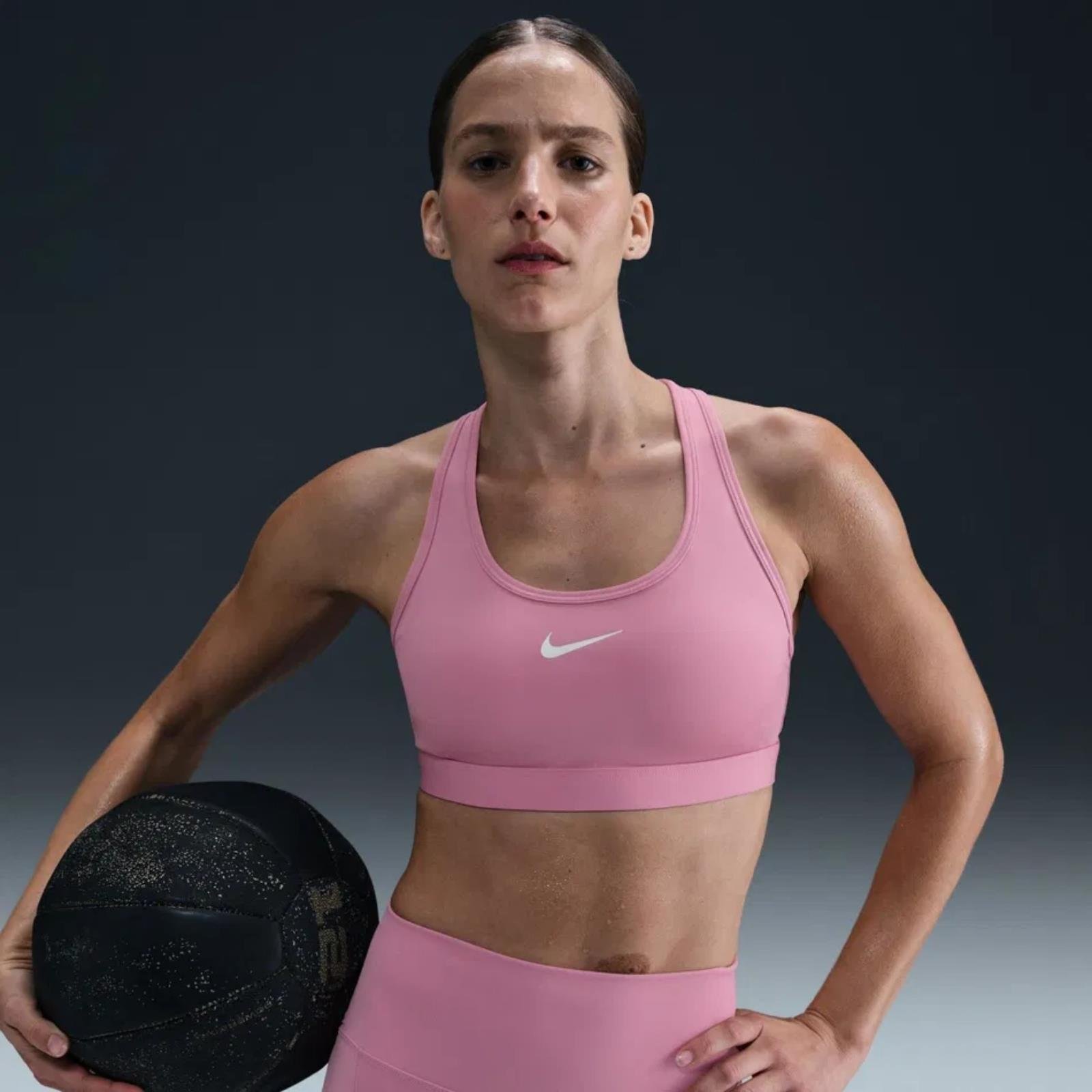 Nike Swoosh Medium Support Dolgulu Spor Sütyeni - Açık Pembe