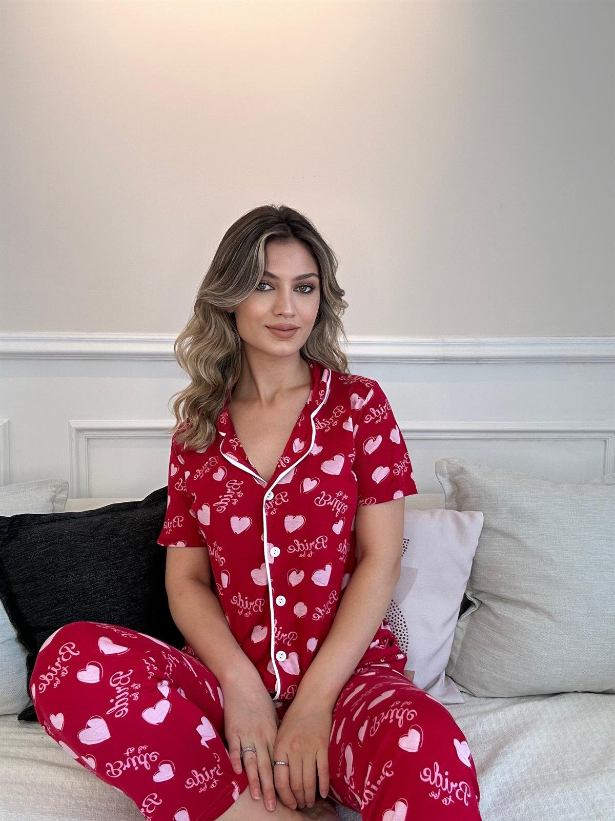 Kırmızı Kalp Desenli Önü Düğmeli Anne Pijama Takımı KIRMIZI