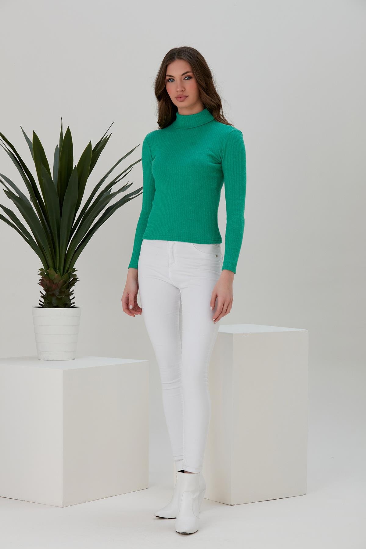 THEBEK Kadın Boğazlı Regular Örme Triko Mevsimlik Body Bluz Yeşil