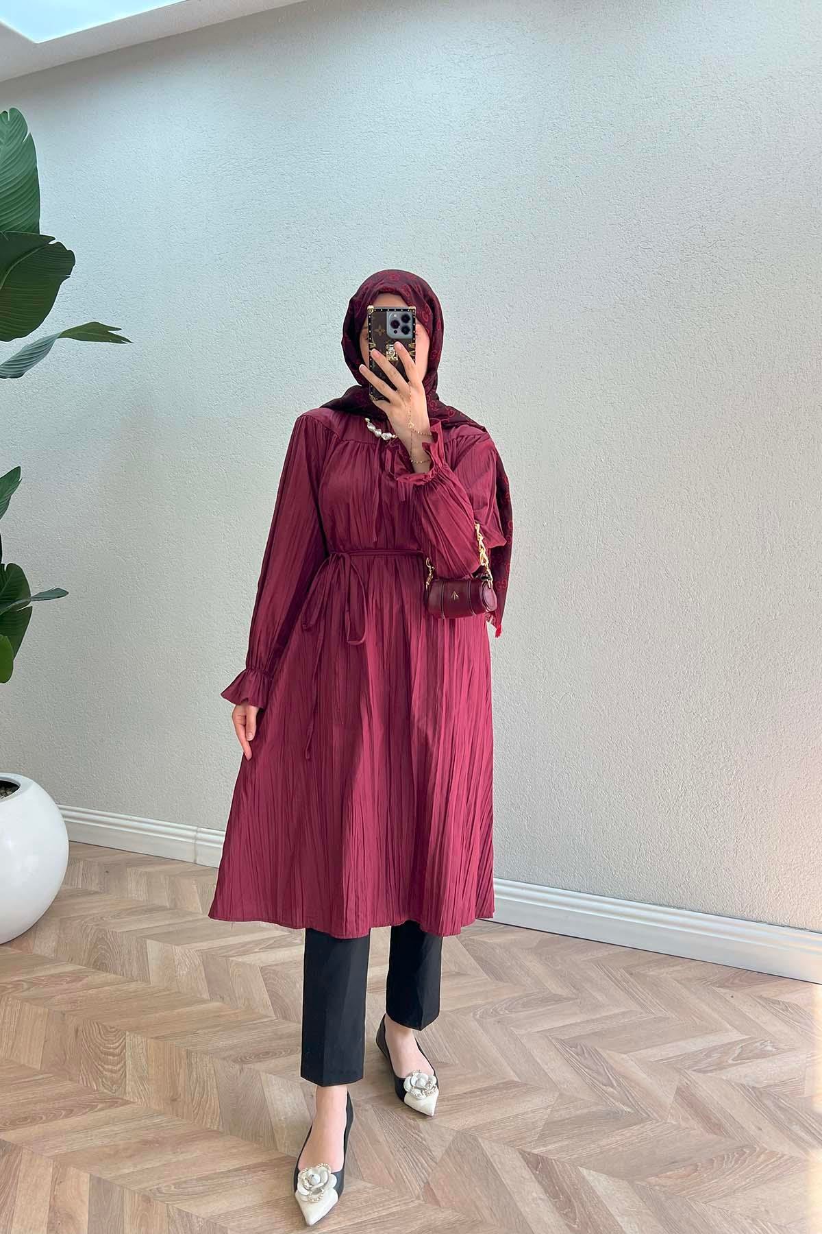 Boyun ve Kol Fırfırlı Pilise Detaytlı Tunik Bordo