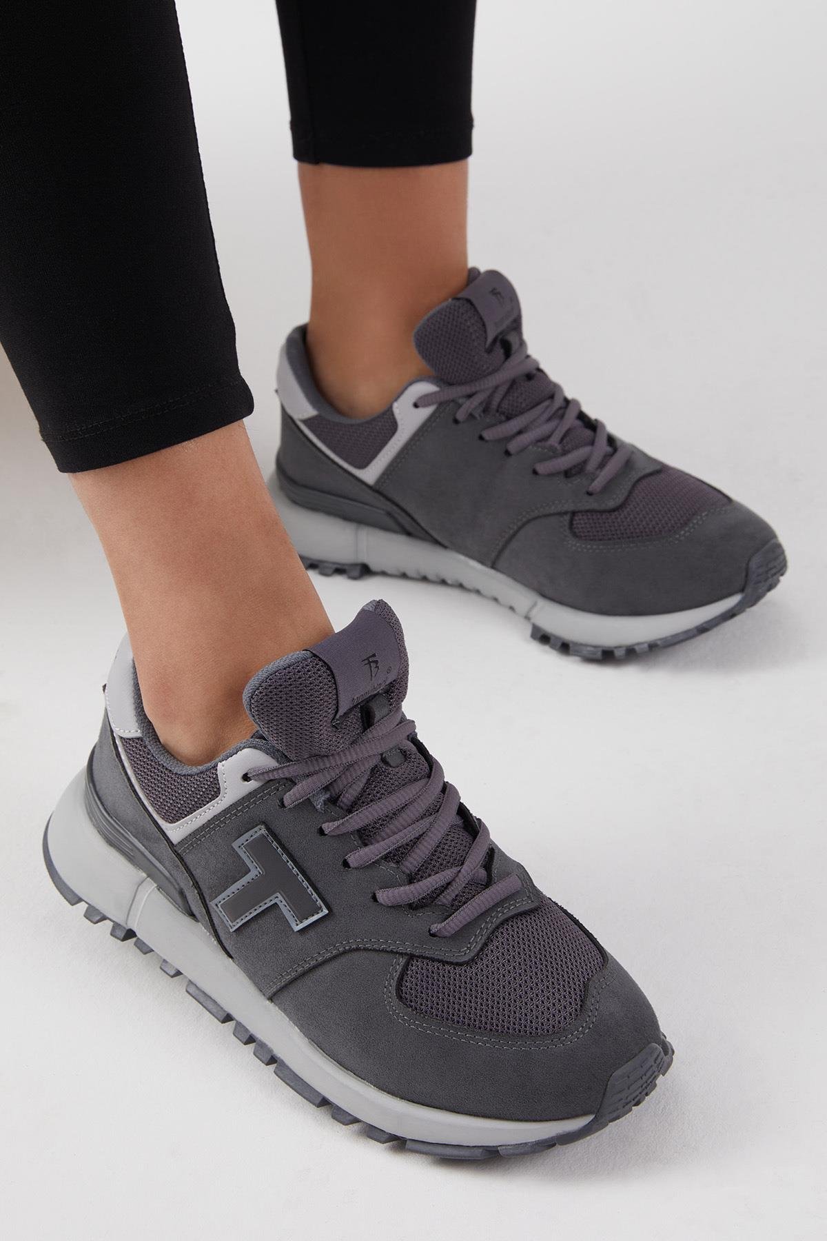 Unisex Füme Kaymaz Eva Taban Bağcıklı Sneaker