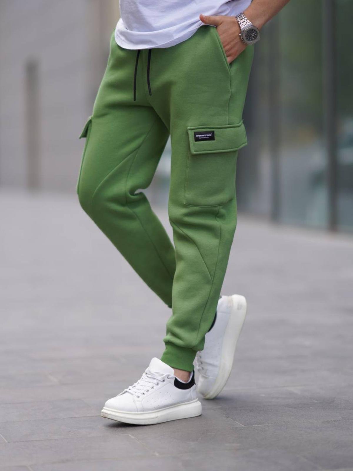 Men sweatpants with cargo pocket wholesale Green color Wholesale Sweatpants