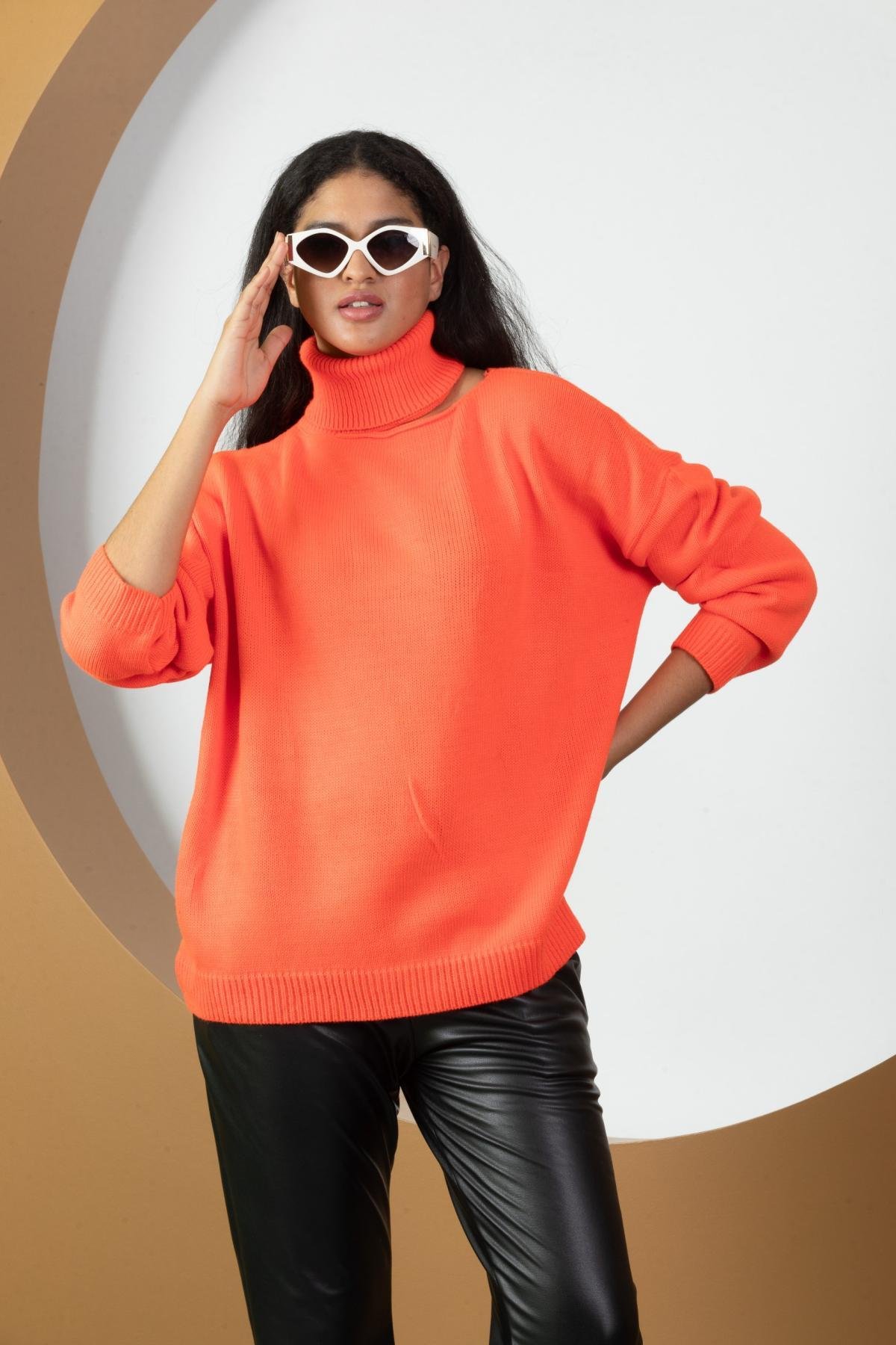 Wholesale Women Coral Turtleneck Sweaters