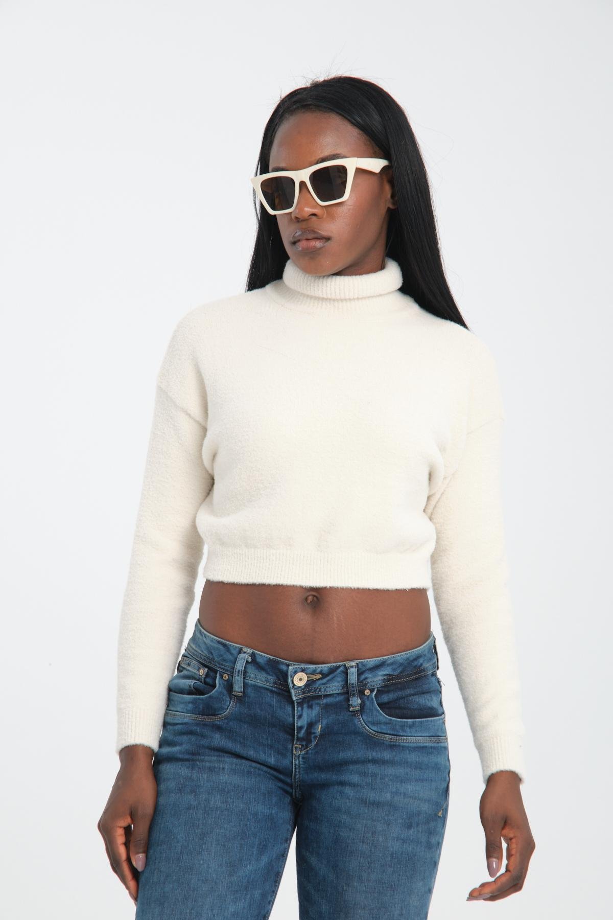 Wholesale Women Cream Cropped Turtleneck Sweaters