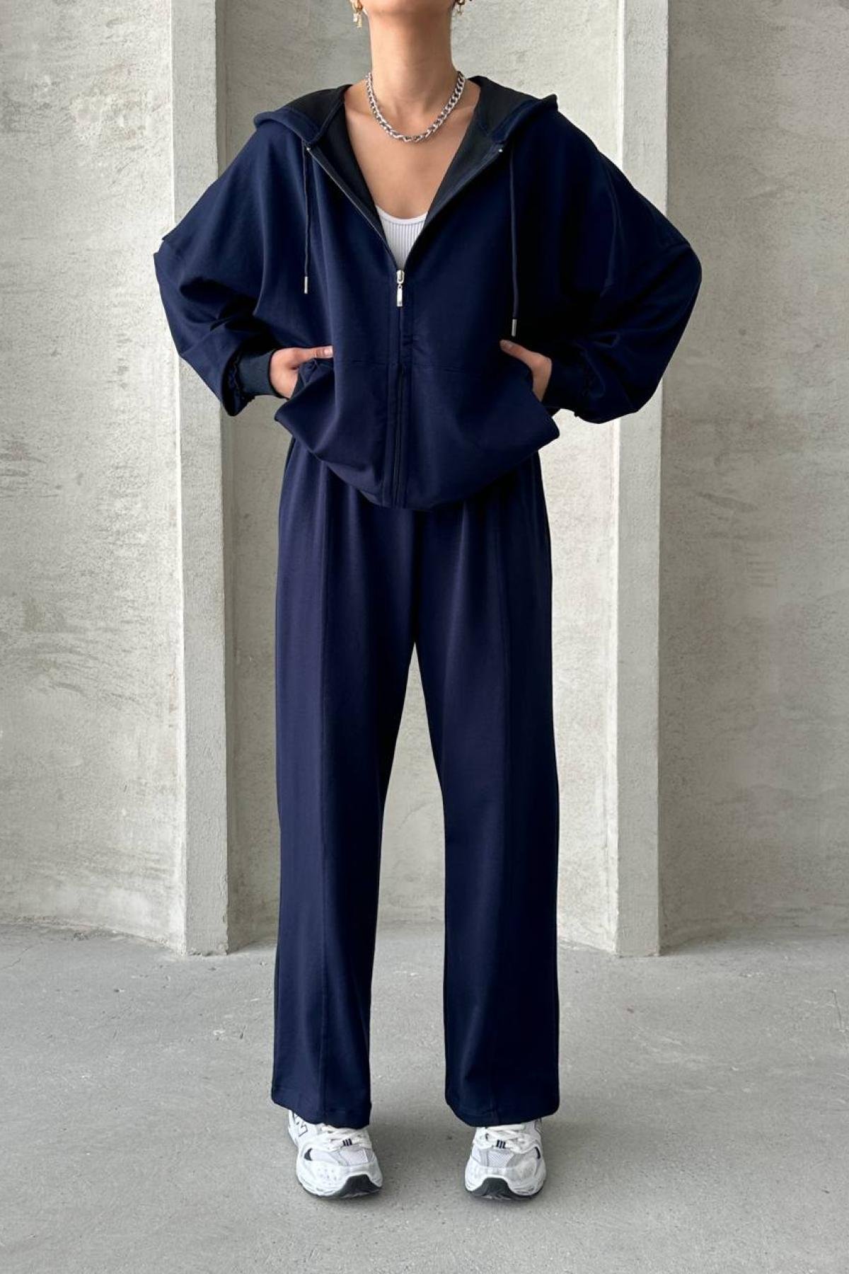 Wholesale Women Navy Tracksuit