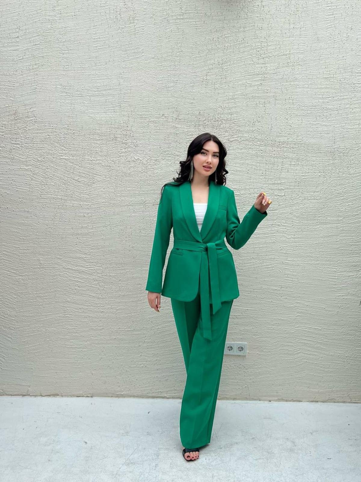 Women jacket with belt and pants suit wholesale Green color