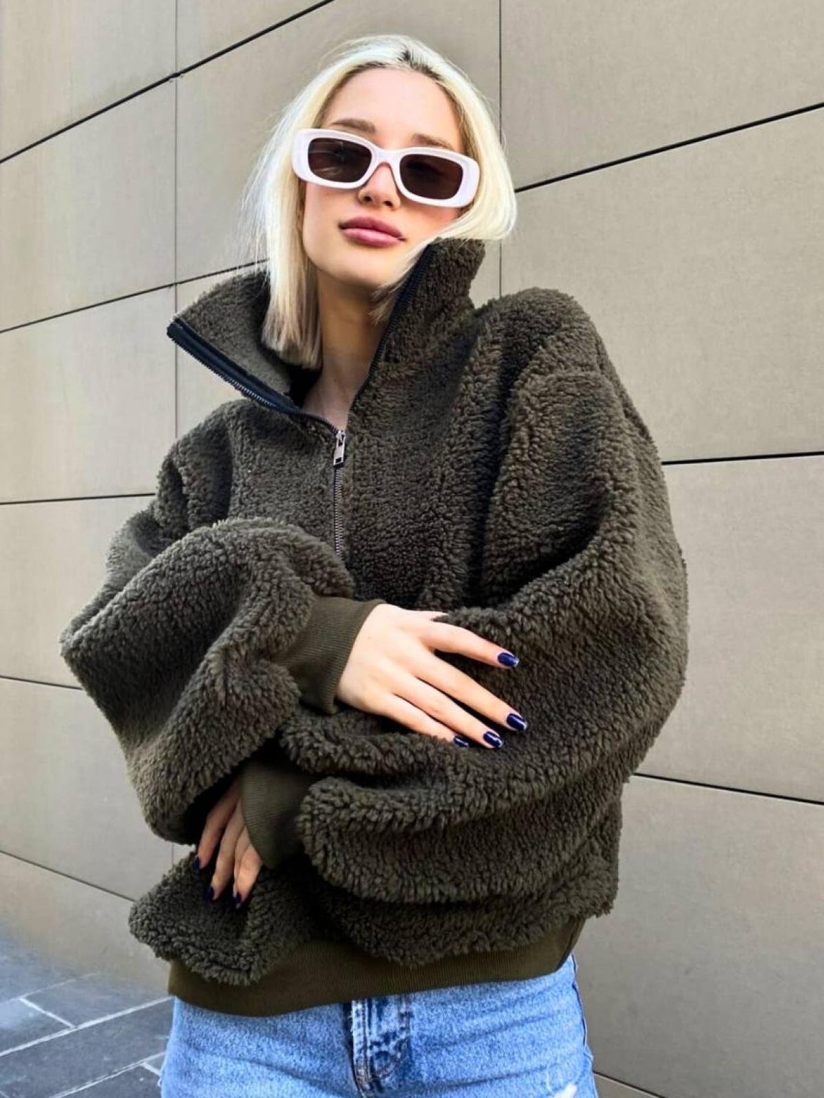 Khaki colored online sweatshirt