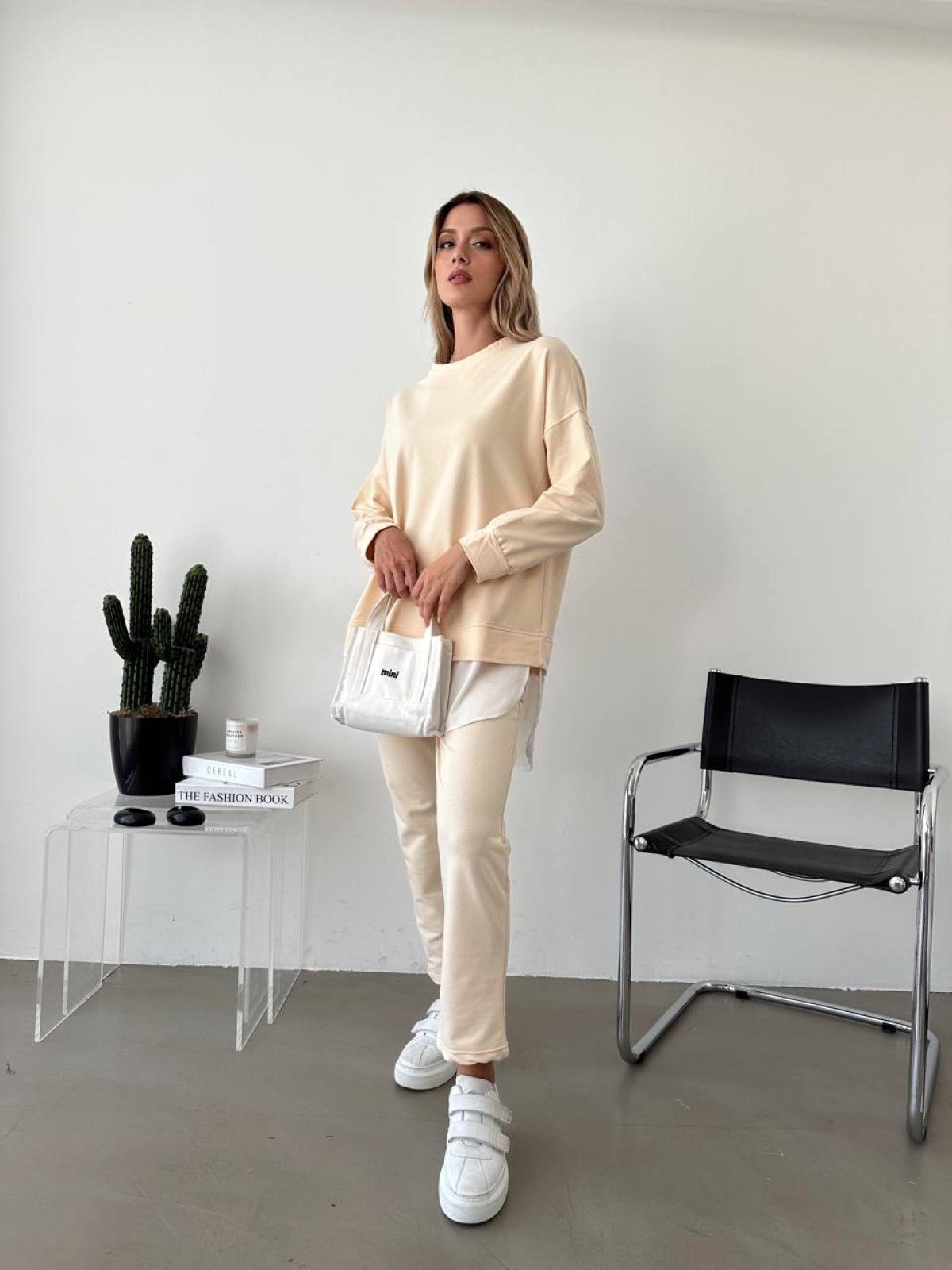Women sweatshirt and pants set wholesale Cream color Wholesale Tracksuit Set