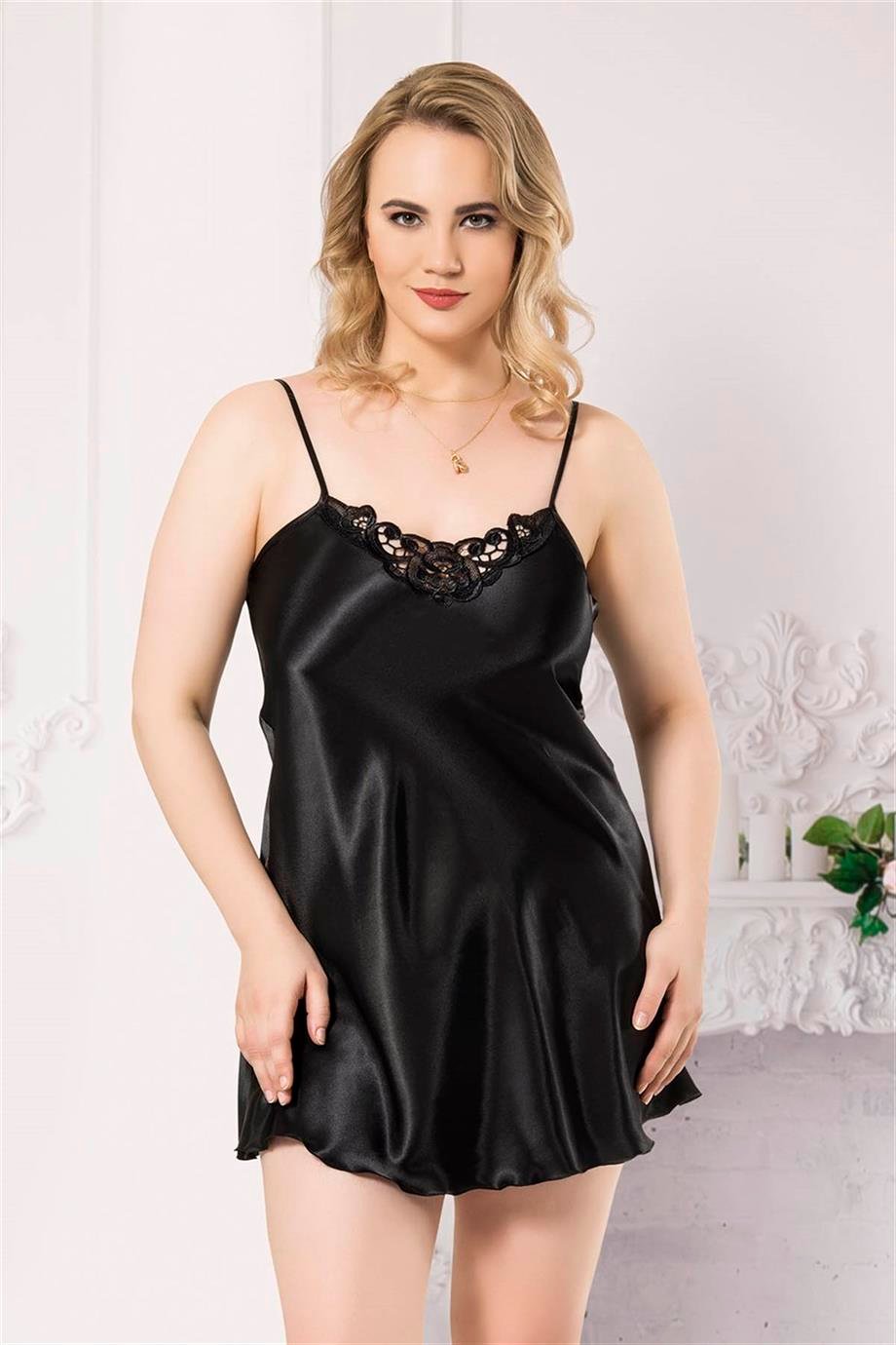 Aria's Closet Büyük Beden Siyah Kısa Saten Gecelik