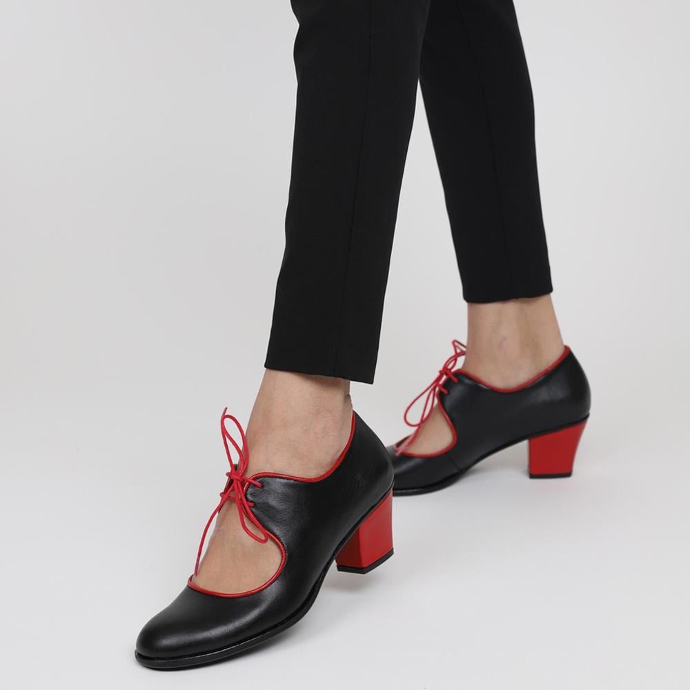 Heda Deri Özel Tasarım Kadın Ayakkabı - Renk Siyah/ Kırmızı Biye