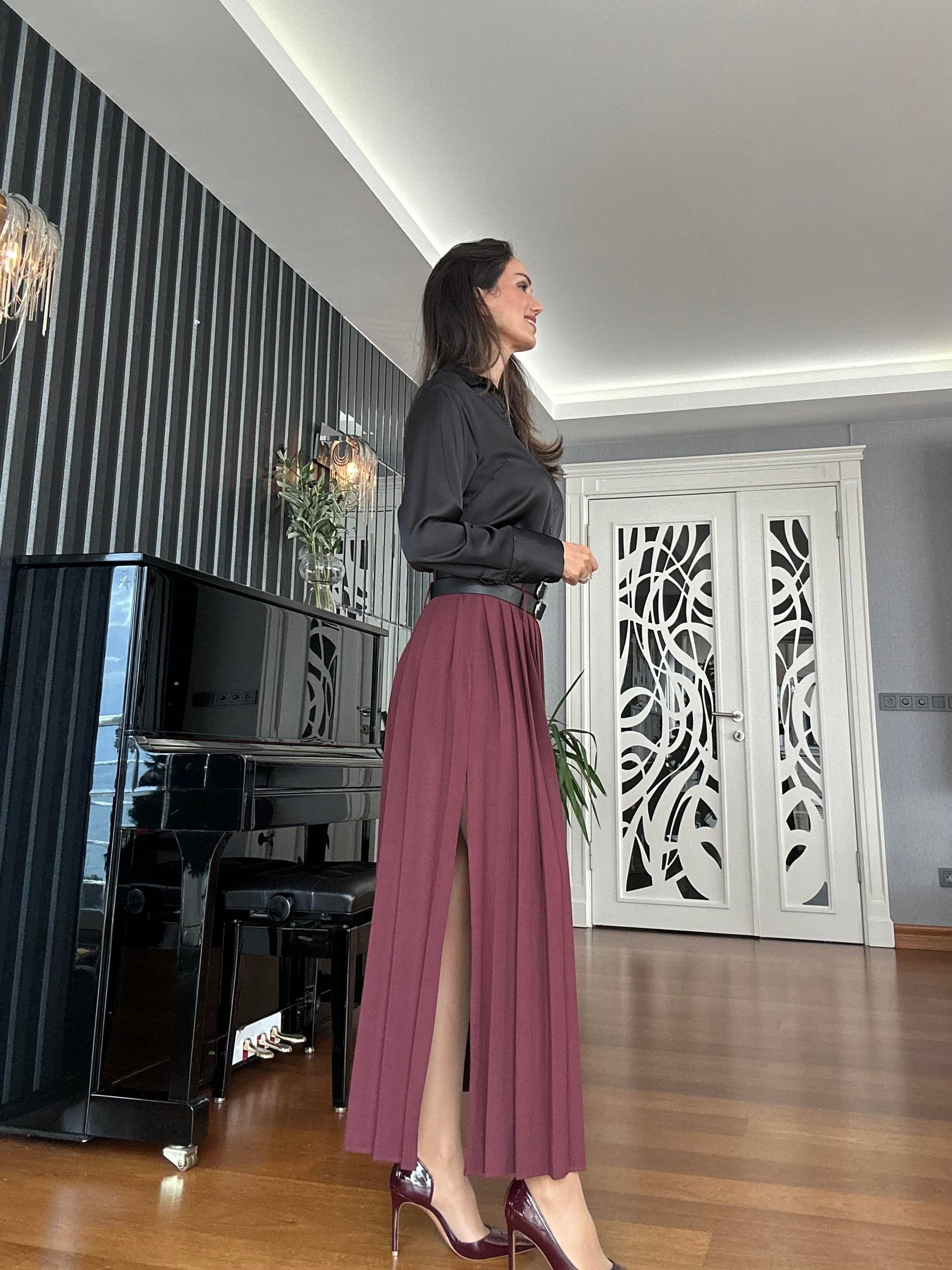 Burgundy Double Belt Slit Pleated Long Skirt - Atelier Derin